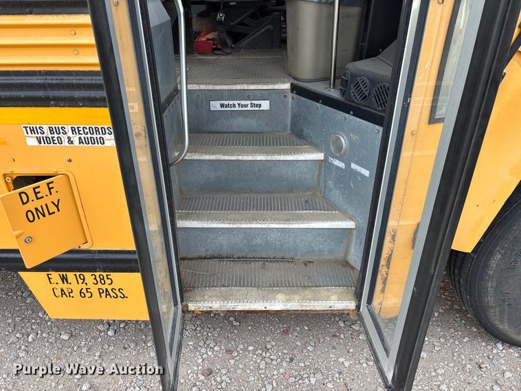 image for item OE9360 2013 Blue Bird Vision Conventional school bus