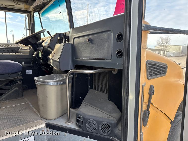 image for item OE9360 2013 Blue Bird Vision Conventional school bus