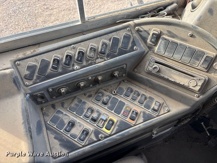 image for item OE9360 2013 Blue Bird Vision Conventional school bus