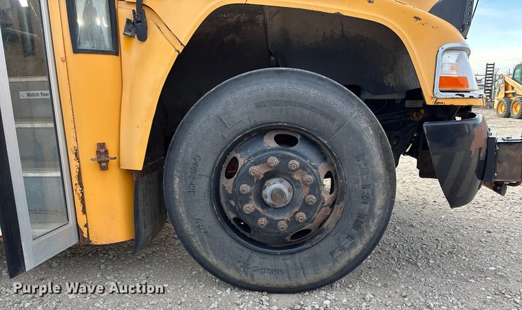 image for item OE9360 2013 Blue Bird Vision Conventional school bus