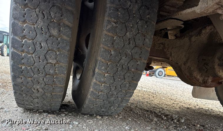 image for item OE9360 2013 Blue Bird Vision Conventional school bus