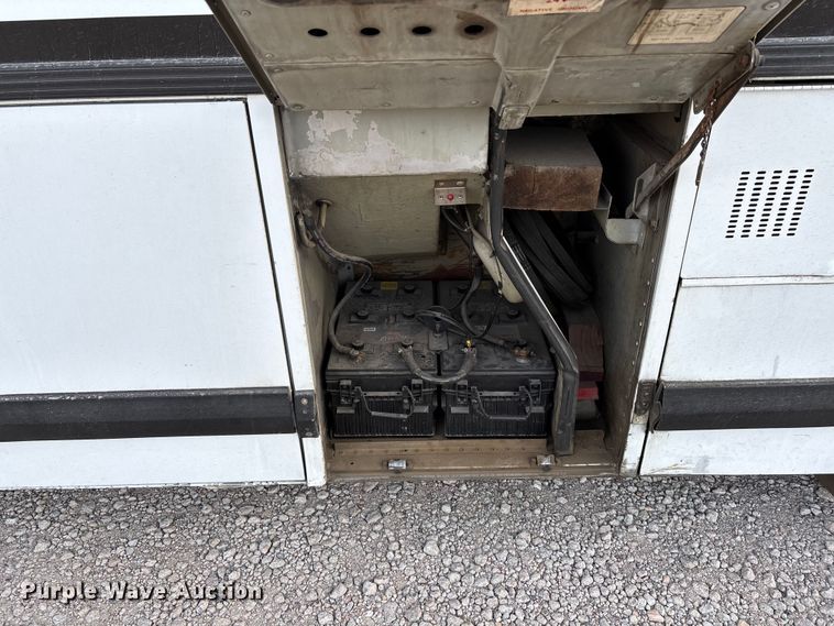 image for item OE9368 1989 Motor Coach Industries 102C3 Intercity coach bus