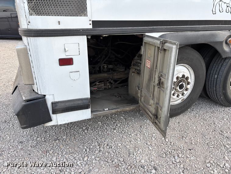 image for item OE9368 1989 Motor Coach Industries 102C3 Intercity coach bus