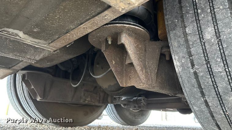 image for item OE9368 1989 Motor Coach Industries 102C3 Intercity coach bus