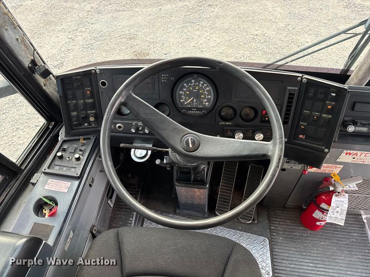 image for item OE9368 1989 Motor Coach Industries 102C3 Intercity coach bus