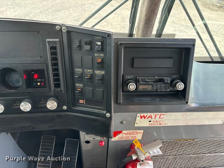 image for item OE9368 1989 Motor Coach Industries 102C3 Intercity coach bus