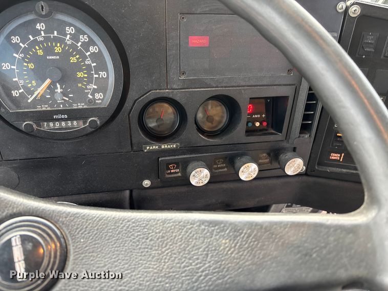 image for item OE9368 1989 Motor Coach Industries 102C3 Intercity coach bus