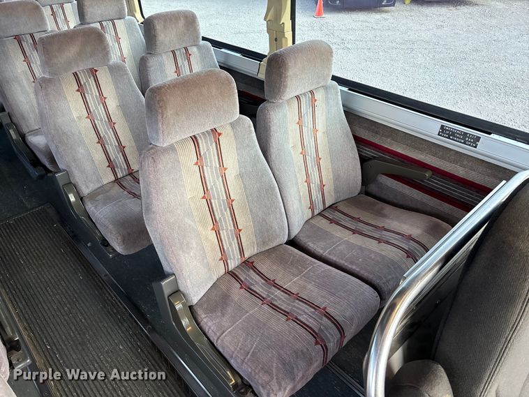 image for item OE9368 1989 Motor Coach Industries 102C3 Intercity coach bus