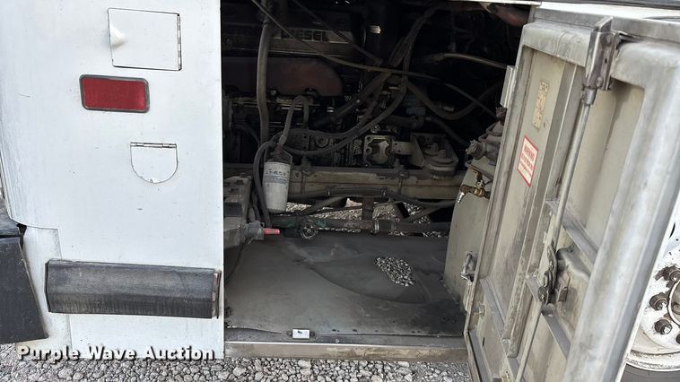 image for item OE9368 1989 Motor Coach Industries 102C3 Intercity coach bus