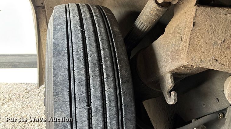 image for item OE9368 1989 Motor Coach Industries 102C3 Intercity coach bus