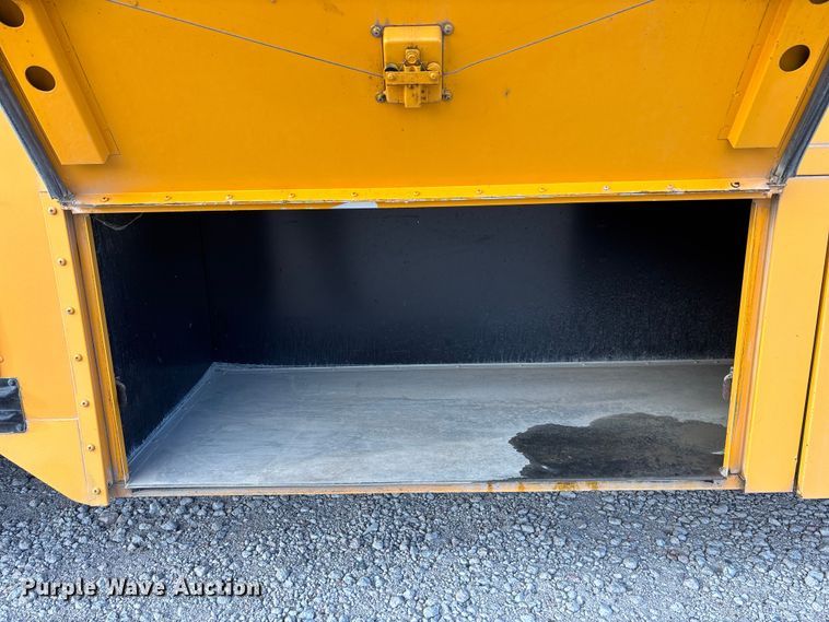 image for item OE9369 2007 Blue Bird All American school bus