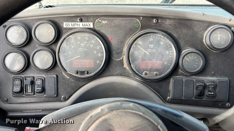 image for item OE9369 2007 Blue Bird All American school bus