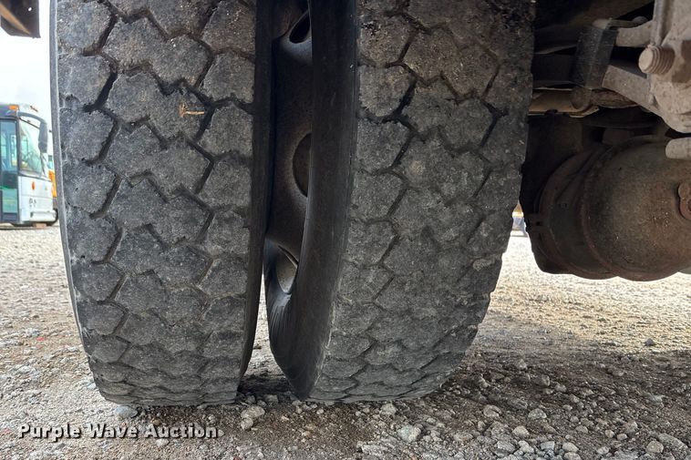 image for item OE9369 2007 Blue Bird All American school bus