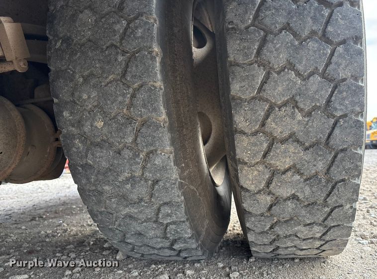 image for item OE9369 2007 Blue Bird All American school bus