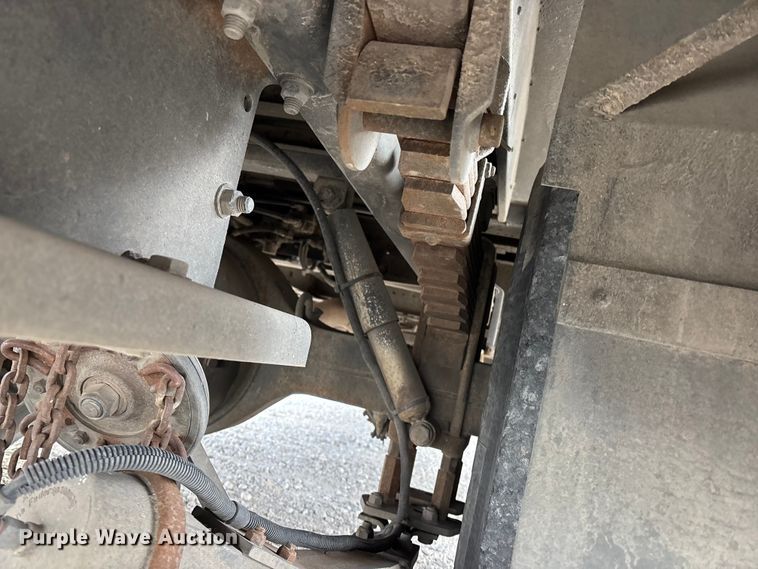 image for item OE9370 2005 Thomas Built school bus