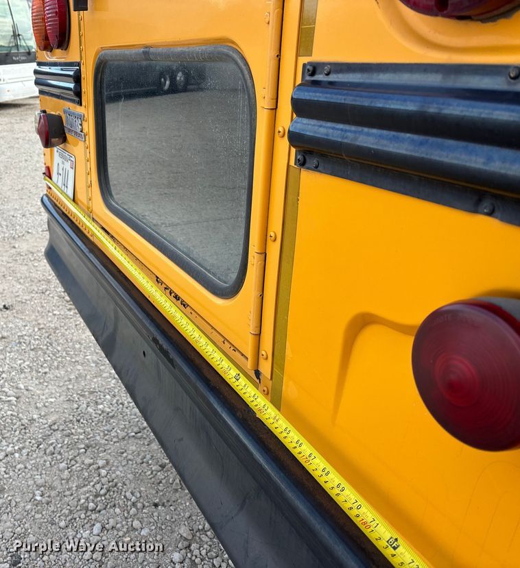 image for item OE9370 2005 Thomas Built school bus