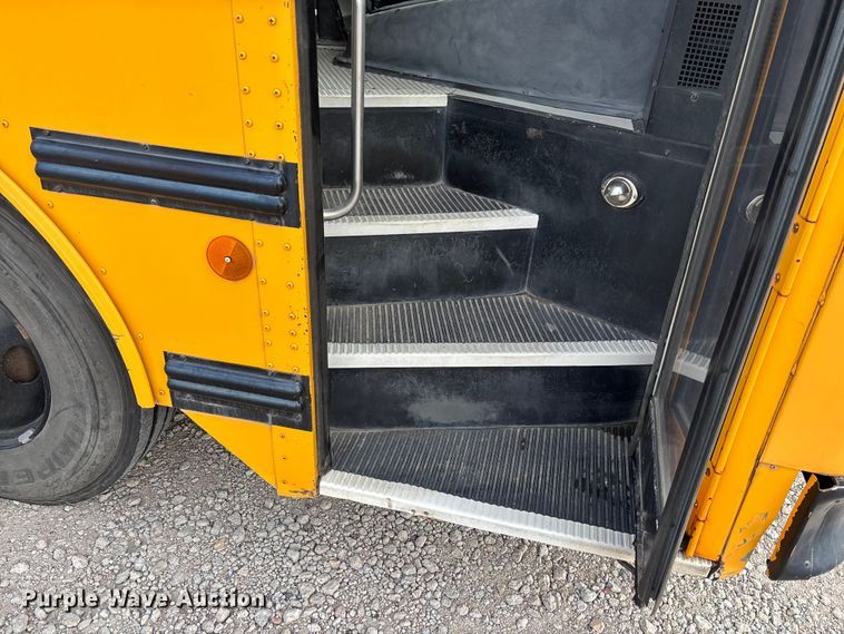 image for item OE9370 2005 Thomas Built school bus