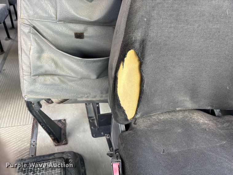 image for item OE9370 2005 Thomas Built school bus