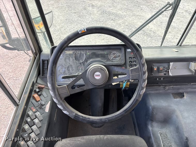 image for item OE9370 2005 Thomas Built school bus