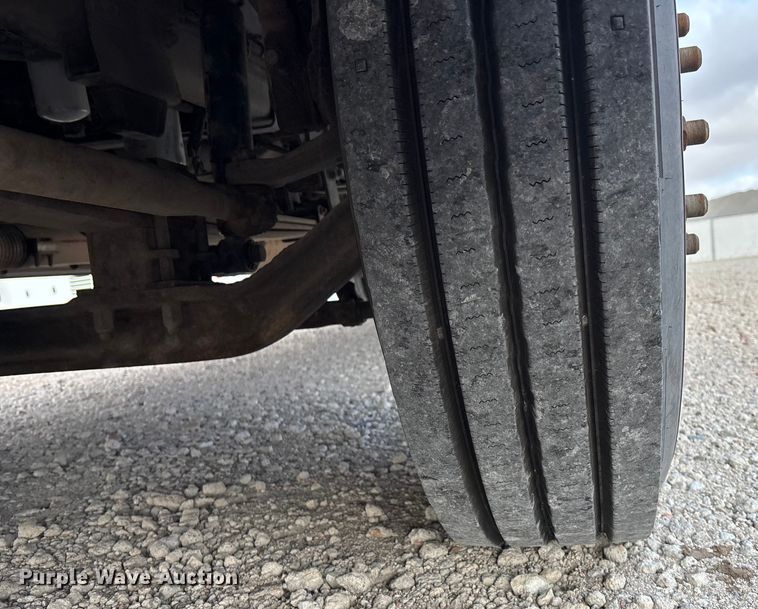 image for item OE9370 2005 Thomas Built school bus