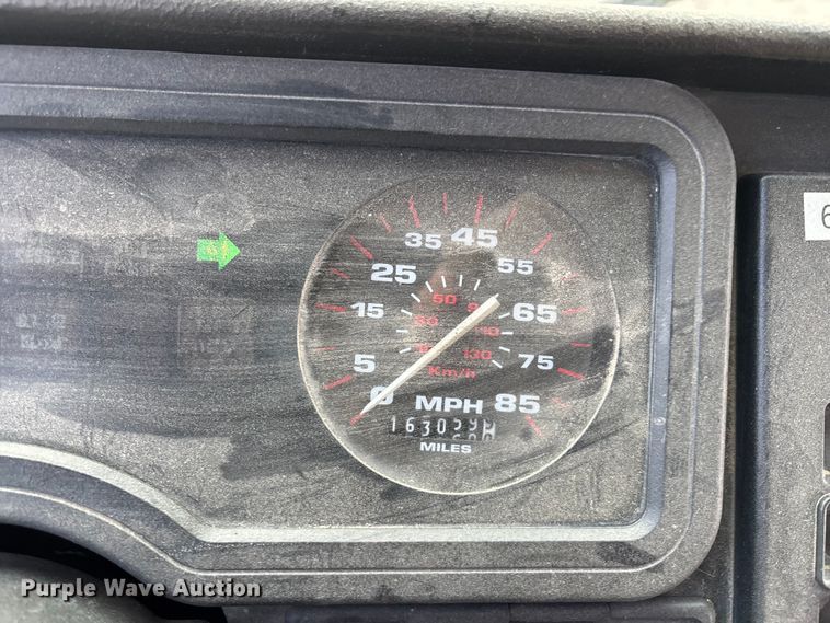 image for item OE9370 2005 Thomas Built school bus