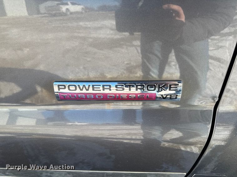 image for item OE9501 2005 Ford F250 XLT Super Duty flatbed pickup truck