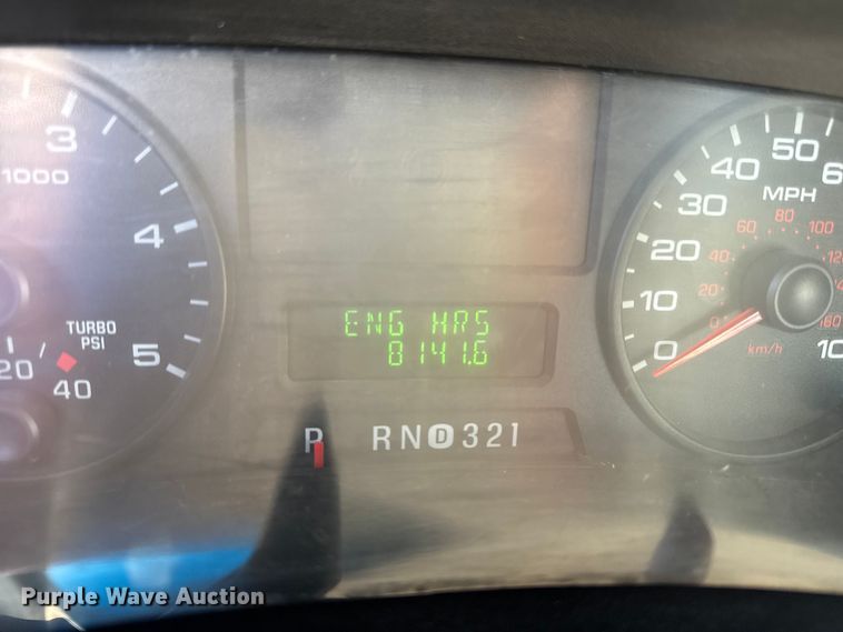 image for item OE9501 2005 Ford F250 XLT Super Duty flatbed pickup truck