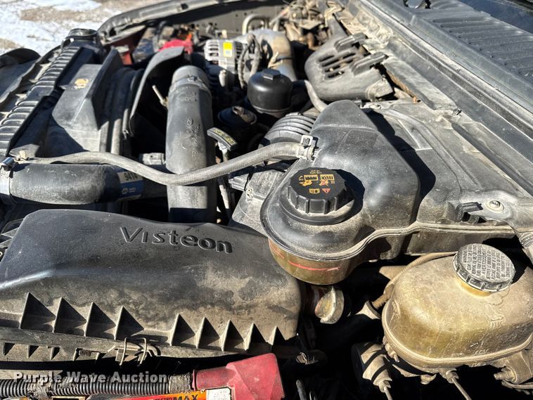 image for item OE9501 2005 Ford F250 XLT Super Duty flatbed pickup truck