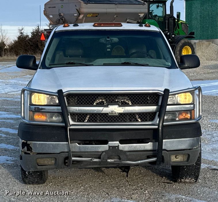 image for item OE9512 2003 Chevrolet Silverado 2500HD Ext. Cab pickup truck