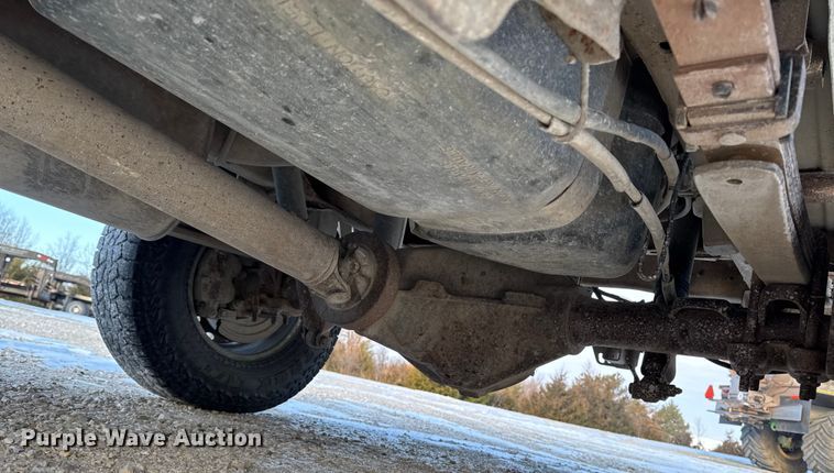 image for item OE9512 2003 Chevrolet Silverado 2500HD Ext. Cab pickup truck