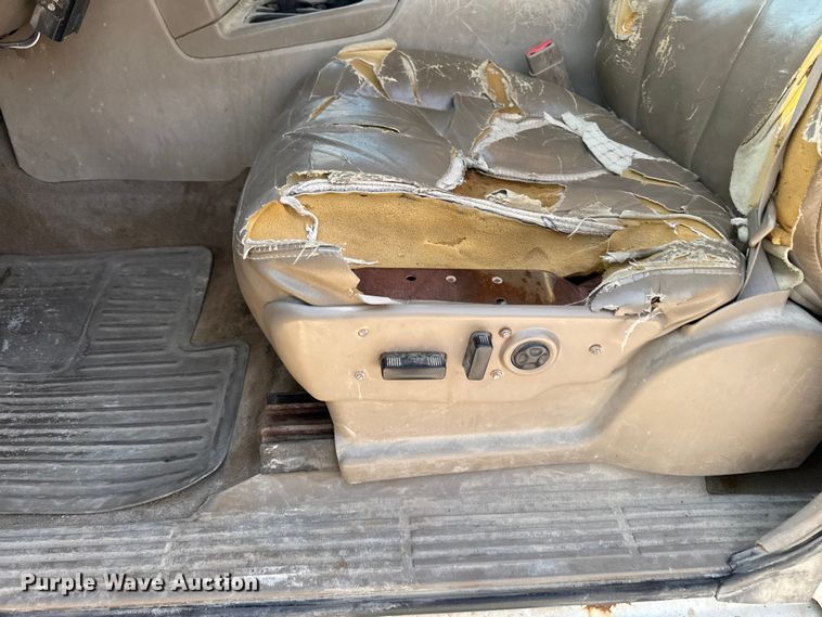 image for item OE9512 2003 Chevrolet Silverado 2500HD Ext. Cab pickup truck