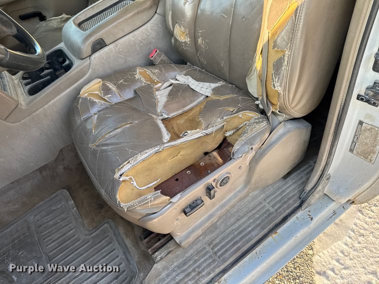 image for item OE9512 2003 Chevrolet Silverado 2500HD Ext. Cab pickup truck