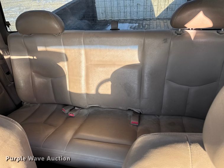 image for item OE9512 2003 Chevrolet Silverado 2500HD Ext. Cab pickup truck