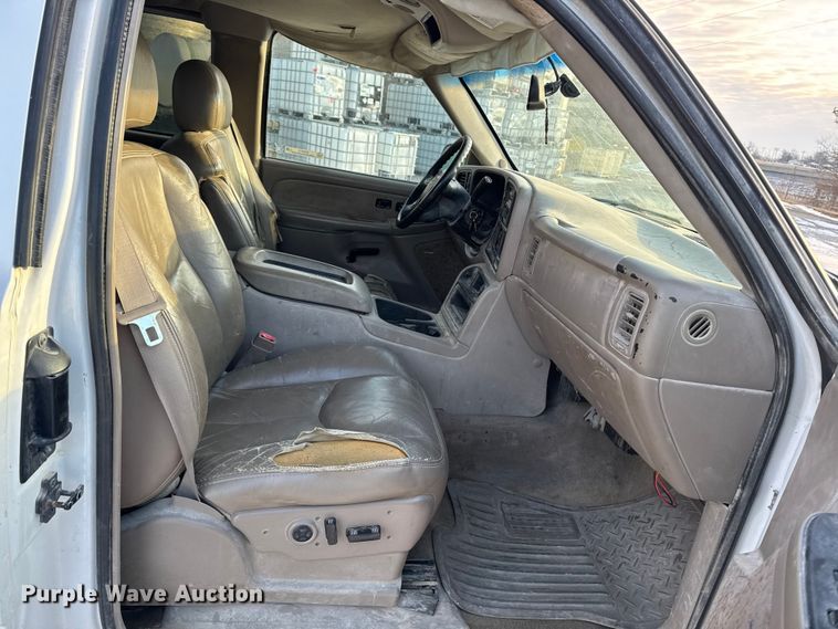 image for item OE9512 2003 Chevrolet Silverado 2500HD Ext. Cab pickup truck