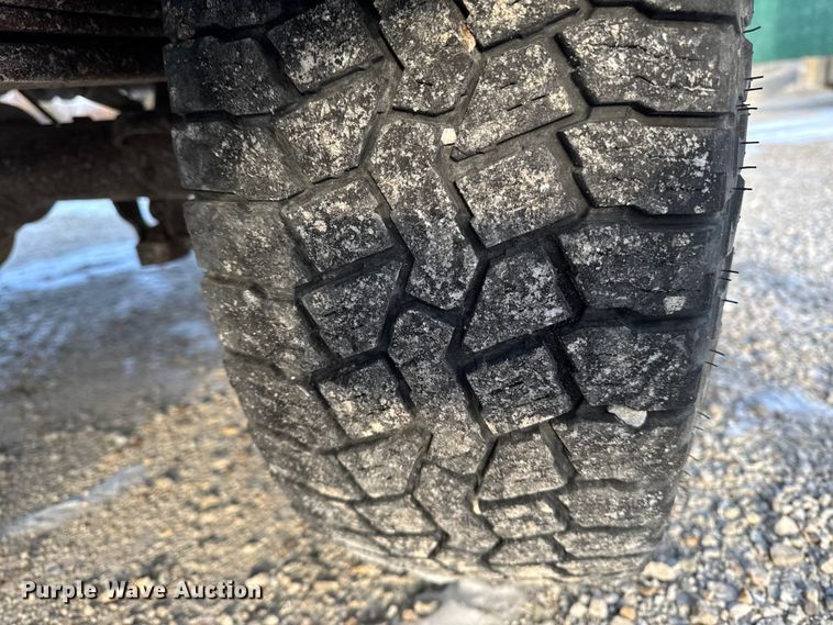 image for item OE9512 2003 Chevrolet Silverado 2500HD Ext. Cab pickup truck