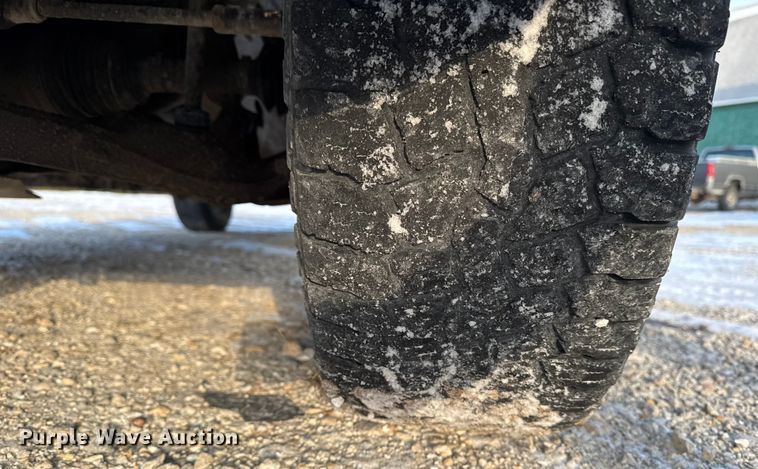 image for item OE9512 2003 Chevrolet Silverado 2500HD Ext. Cab pickup truck