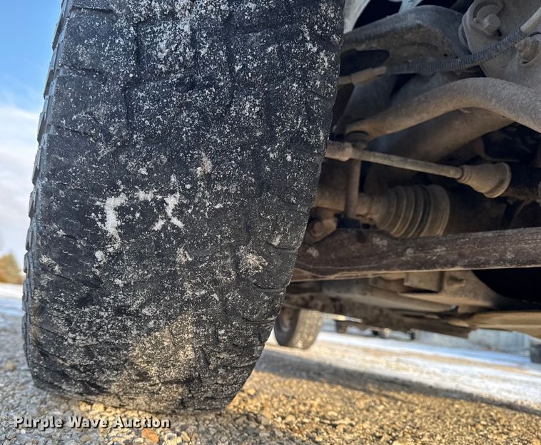 image for item OE9512 2003 Chevrolet Silverado 2500HD Ext. Cab pickup truck