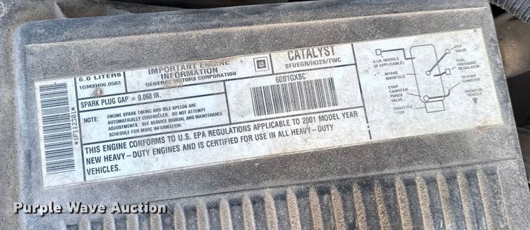 image for item OE9513 2001 Chevrolet Silverado 3500 flatbed pickup truck