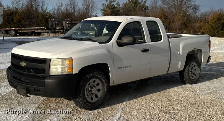 image for item OE9514 2011 Chevrolet Silverado 1500 Ext. Cab pickup truck