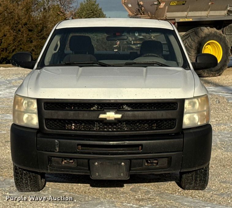 image for item OE9514 2011 Chevrolet Silverado 1500 Ext. Cab pickup truck
