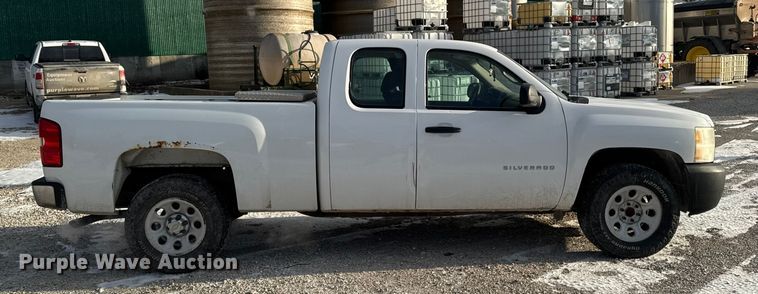 image for item OE9514 2011 Chevrolet Silverado 1500 Ext. Cab pickup truck