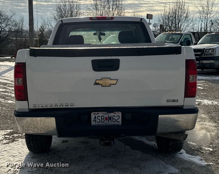 image for item OE9514 2011 Chevrolet Silverado 1500 Ext. Cab pickup truck