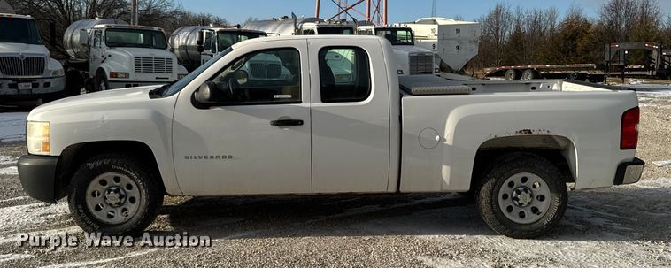image for item OE9514 2011 Chevrolet Silverado 1500 Ext. Cab pickup truck