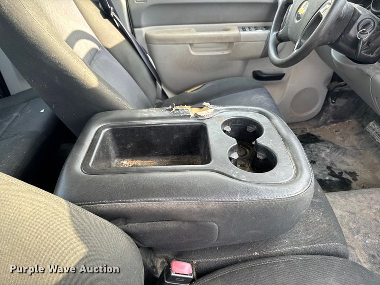 image for item OE9514 2011 Chevrolet Silverado 1500 Ext. Cab pickup truck