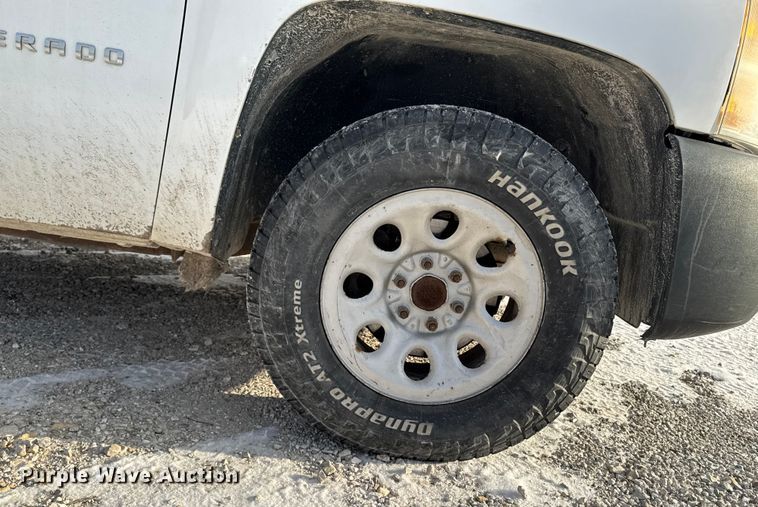 image for item OE9514 2011 Chevrolet Silverado 1500 Ext. Cab pickup truck