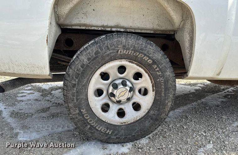 image for item OE9514 2011 Chevrolet Silverado 1500 Ext. Cab pickup truck