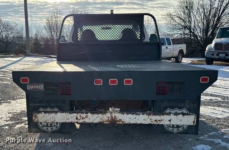 image for item OE9515 2005 Ford F350 Super Duty flatbed pickup truck