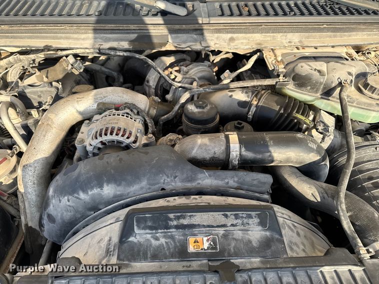 image for item OE9515 2005 Ford F350 Super Duty flatbed pickup truck