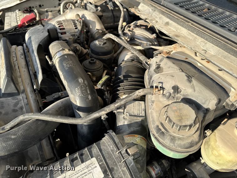 image for item OE9515 2005 Ford F350 Super Duty flatbed pickup truck