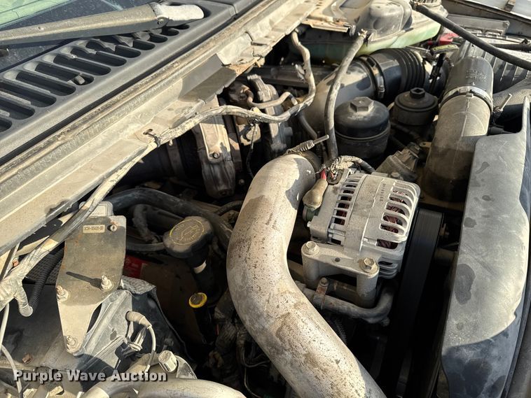 image for item OE9515 2005 Ford F350 Super Duty flatbed pickup truck